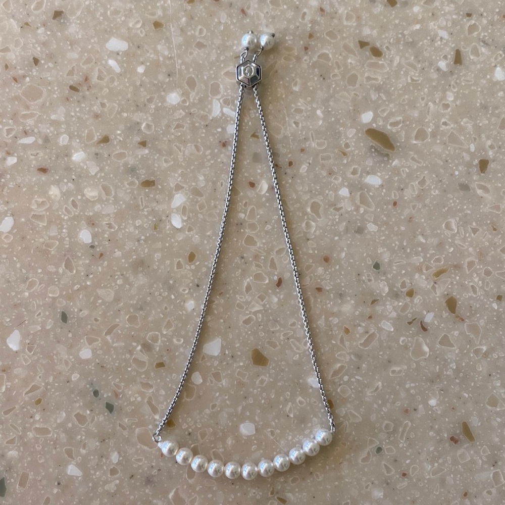 Origami owl Pearl bracelet
